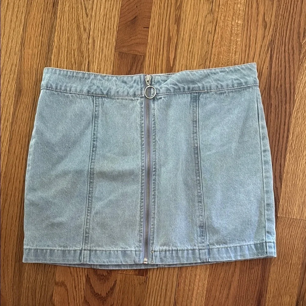 Forever 21 Light Denim Mini Skirt with Front Zipper Ring Pull Women's 28 6
